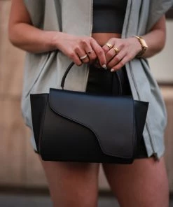 ATP Atelier New Arrivals AREZZO | Black Vaccetta