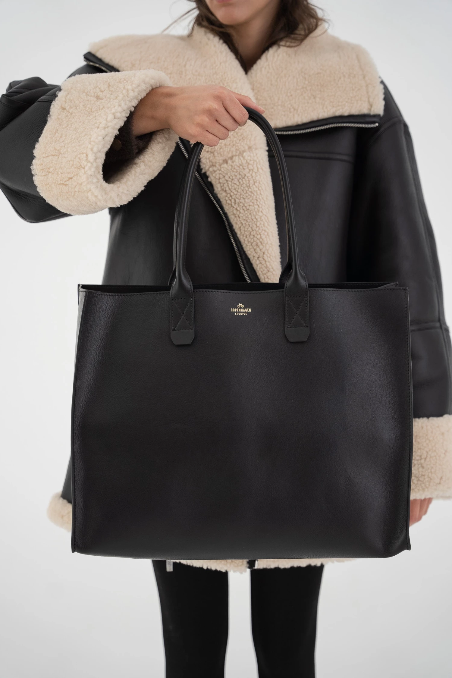 Copenhagen Studios CPH Bag 6 / Vitello Black Accessoires 5 Copenhagen Studios CPH Bag 6 / Vitello Black Accessoires