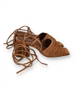 ALOHAS KAHLO HEELS | Suede Camel 10 ALOHAS KAHLO HEELS | Suede Camel
